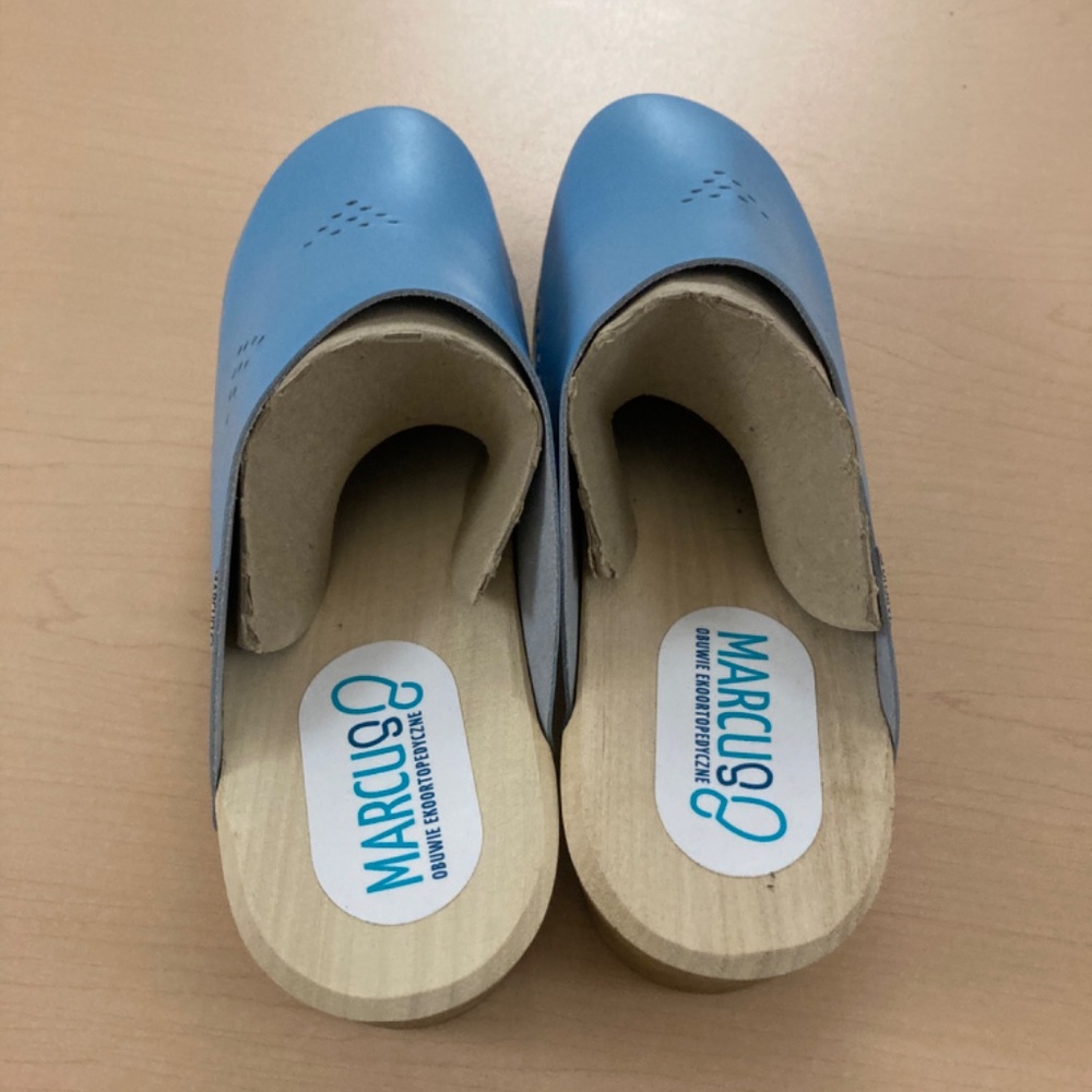 MARCS Blue Women's Clogs - Picture 2 of 8
